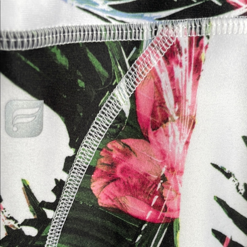 Fabletics High Waisted Powerhold Legging Tropical Floral White/Green Crop Size 8 - Picture 2 of 8